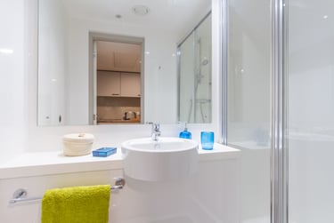 Block A Lower Floor Gold En Suite - Image 5